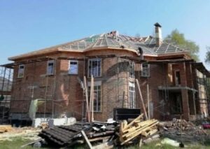 Turret roof framing before replacement